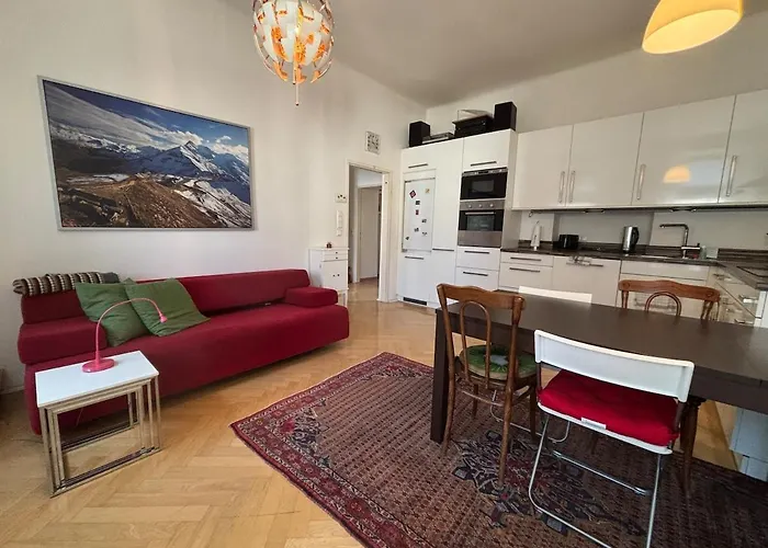 Viennese Charm Near The Main Train Station For 2-4 People *
